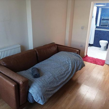 Self-Contained Private Apartment Unit 1 Лондон Экстерьер фото